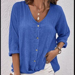 Royal Blue Solid V-Neck Long-Sleeve Button-Up Top